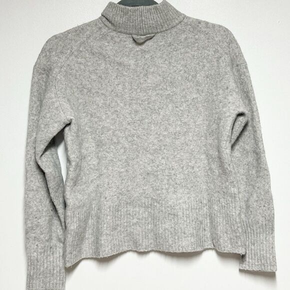 Everlane wool Yak Heathered Grey Cropped Mock Neck Sweater Sz S - Picture 2 of 4